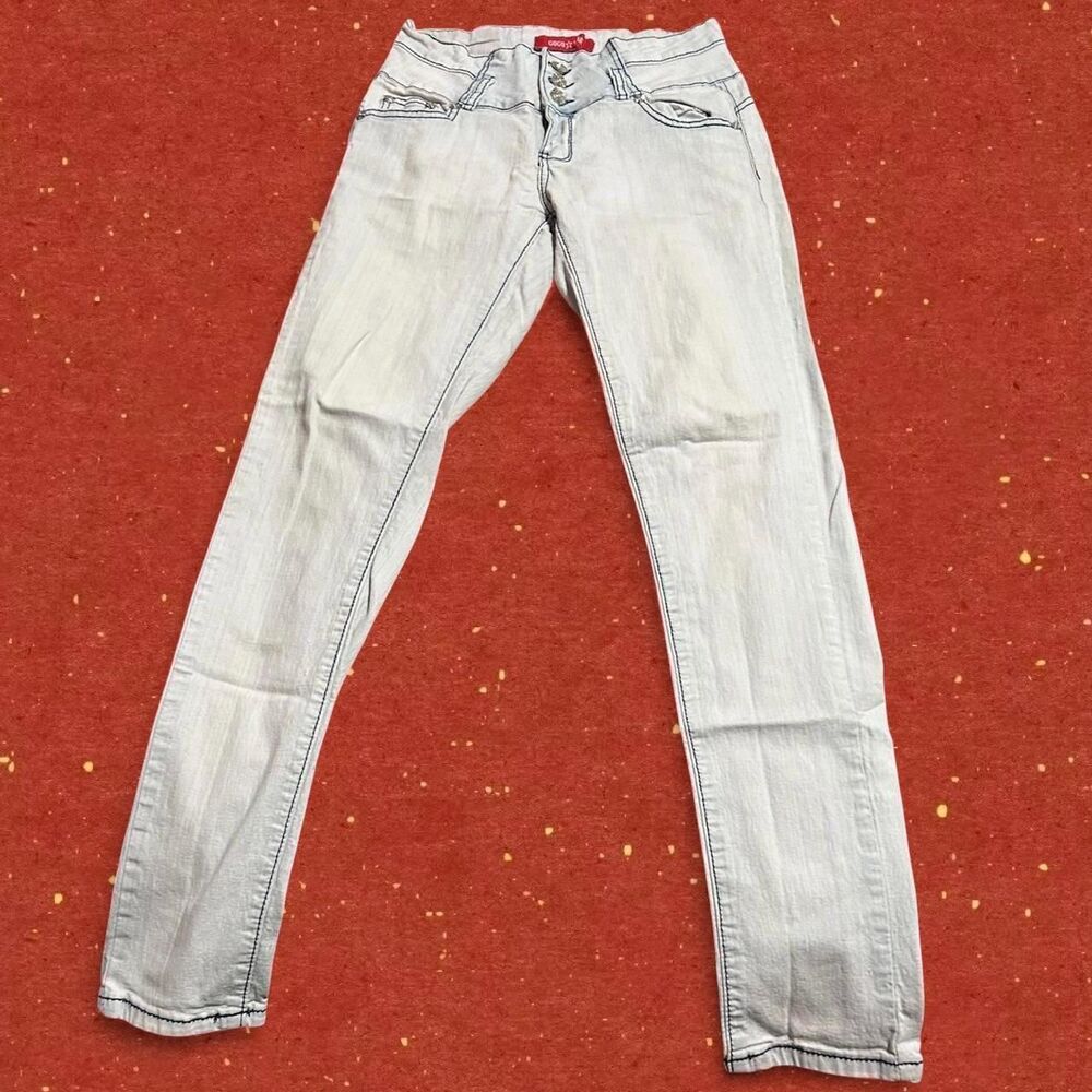 Gray skinny jeans